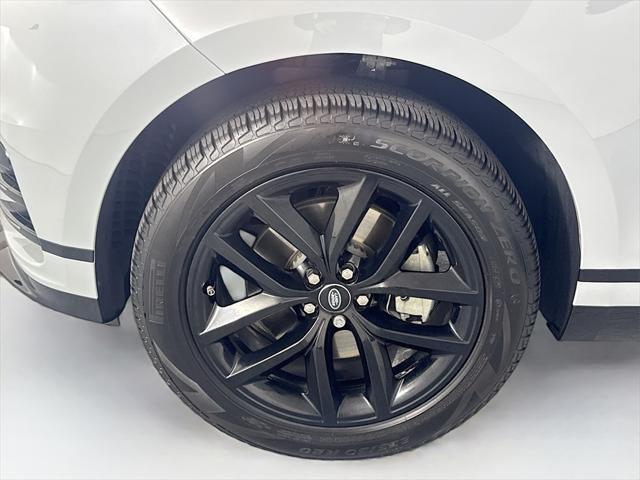 Photo of 2025 Arroios Grey Metallic Land Rover Range Rover Velar