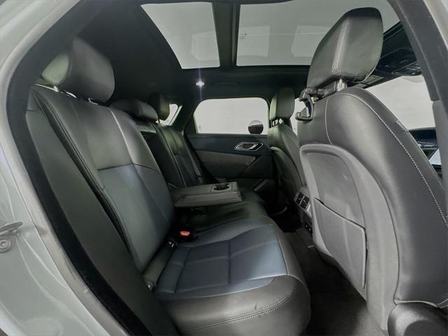 Photo of 2025 Arroios Grey Metallic Land Rover Range Rover Velar