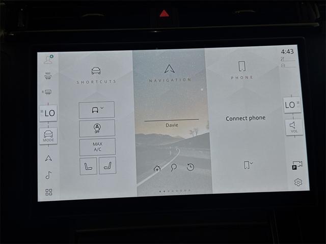 Photo of 2025 Arroios Grey Metallic Land Rover Range Rover Velar