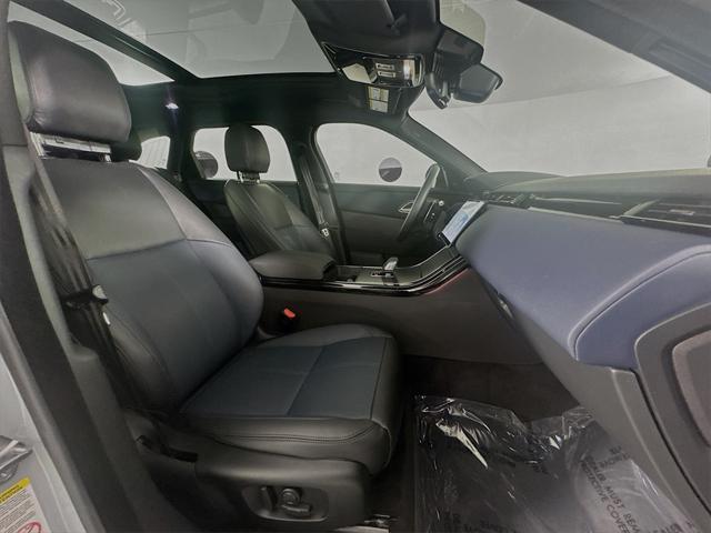 Photo of 2025 Arroios Grey Metallic Land Rover Range Rover Velar