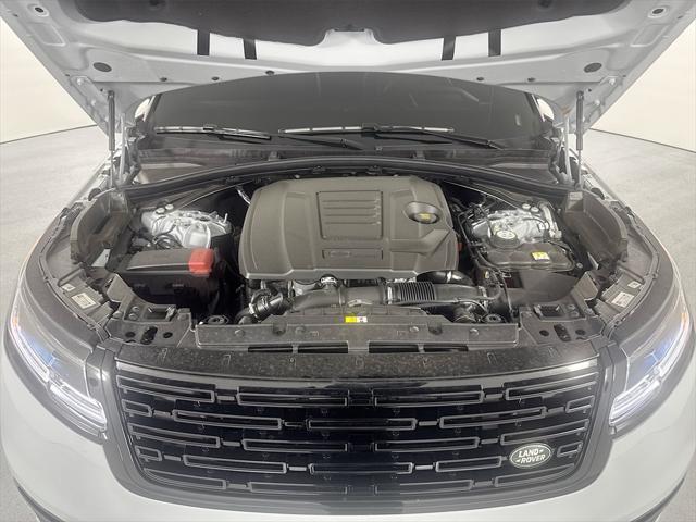 Photo of 2025 Arroios Grey Metallic Land Rover Range Rover Velar