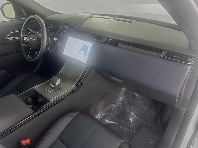 Photo of 2025 Arroios Grey Metallic Land Rover Range Rover Velar
