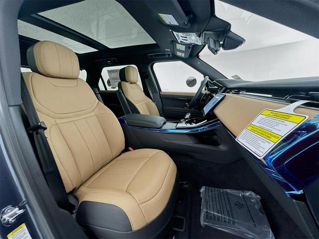 Photo of 2025 Varesine Blue Metallic Land Rover Range Rover Sport