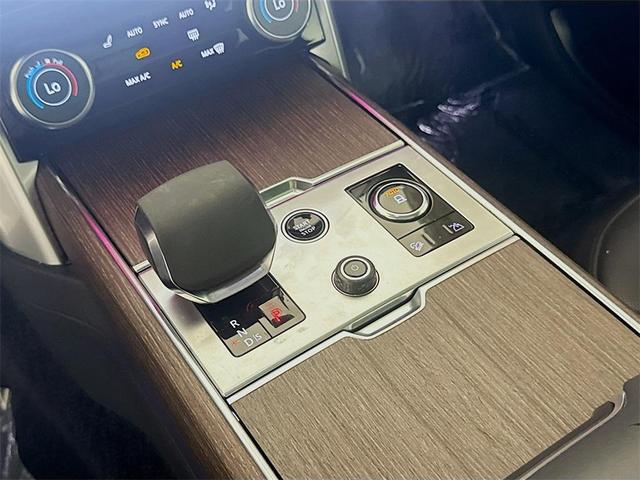 Photo of 2023 Hakuba Silver Metallic Land Rover Range Rover
