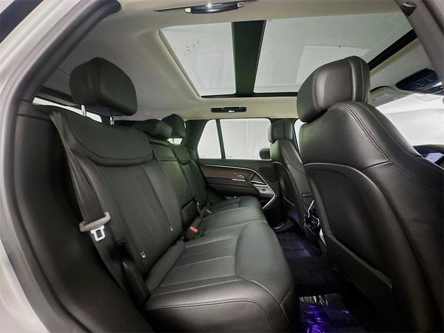 Photo of 2023 Hakuba Silver Metallic Land Rover Range Rover