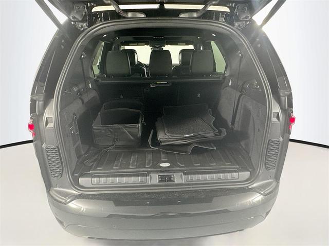 Photo of 2025 Santorini Black Metallic Land Rover Discovery