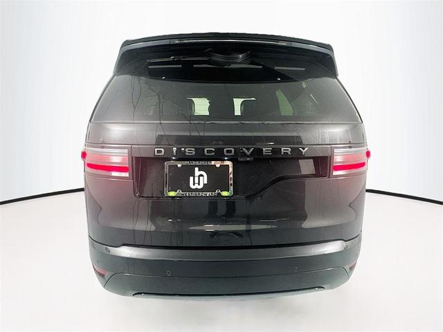 Photo of 2025 Santorini Black Metallic Land Rover Discovery