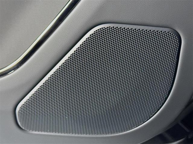 Photo of 2025 Santorini Black Metallic Land Rover Range Rover Sport