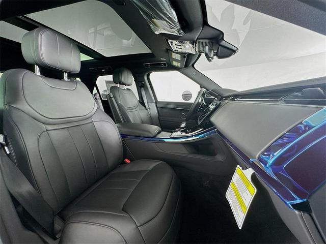 Photo of 2025 Santorini Black Metallic Land Rover Range Rover Sport