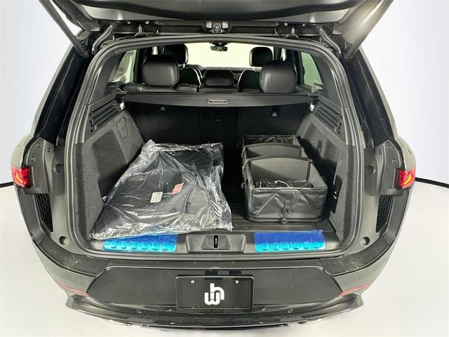 Photo of 2025 Santorini Black Metallic Land Rover Range Rover Sport