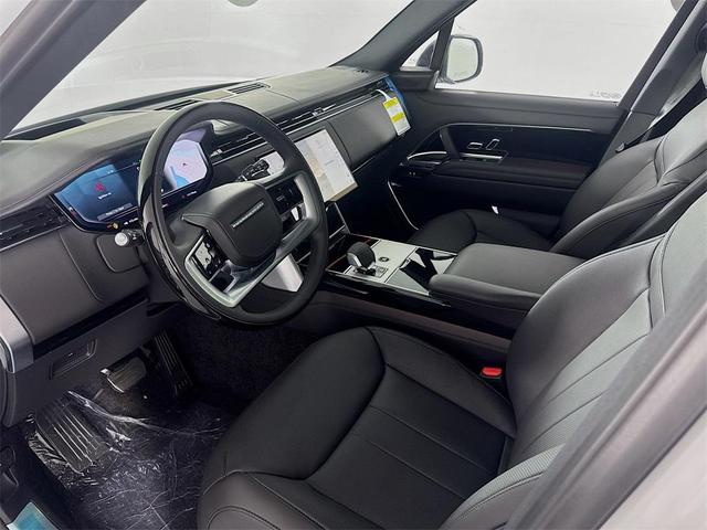 Photo of 2025 Ostuni Pearl White Premium Metallic Land Rover Range Rover