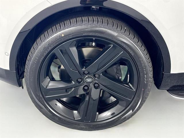 Photo of 2025 Fuji White Land Rover Discovery