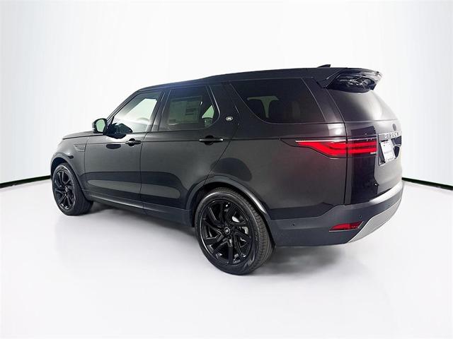 Photo of 2025 Santorini Black Metallic Land Rover Discovery