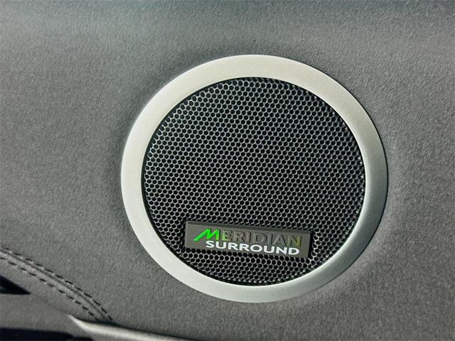 Photo of 2025 Santorini Black Metallic Land Rover Discovery