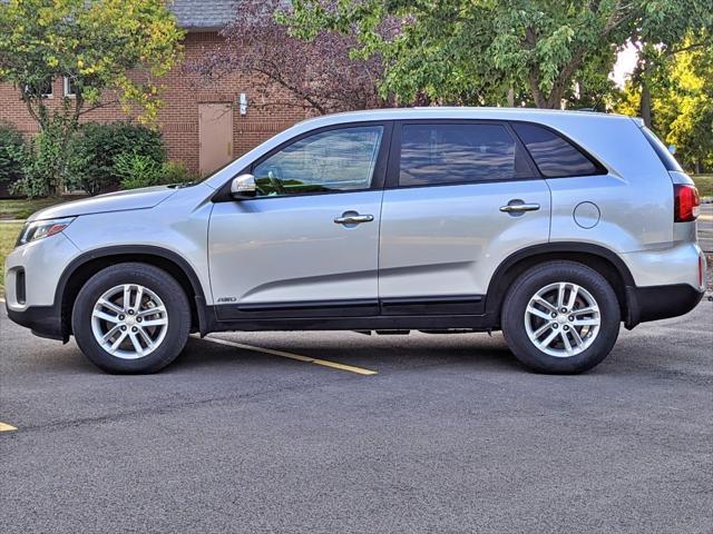 Photo of 2015 SILVER Kia Sorento