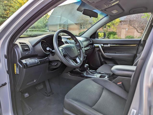 Photo of 2015 SILVER Kia Sorento