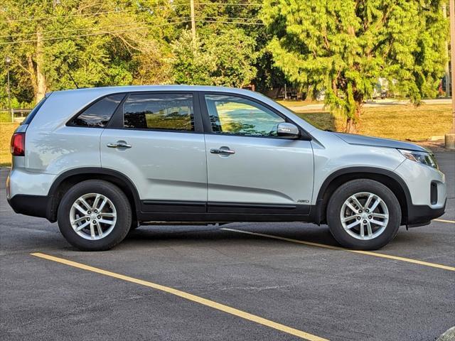 Photo of 2015 SILVER Kia Sorento