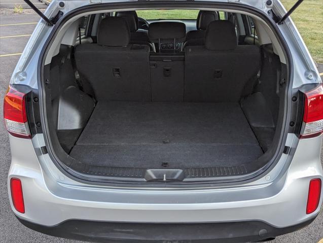 Photo of 2015 SILVER Kia Sorento