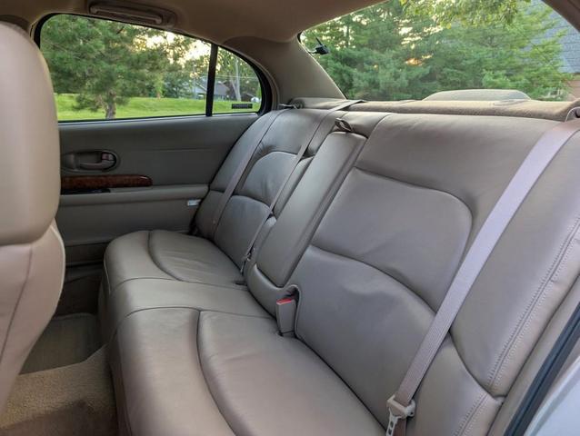 Photo of 2001 Golden Globe Metallic Buick LeSabre
