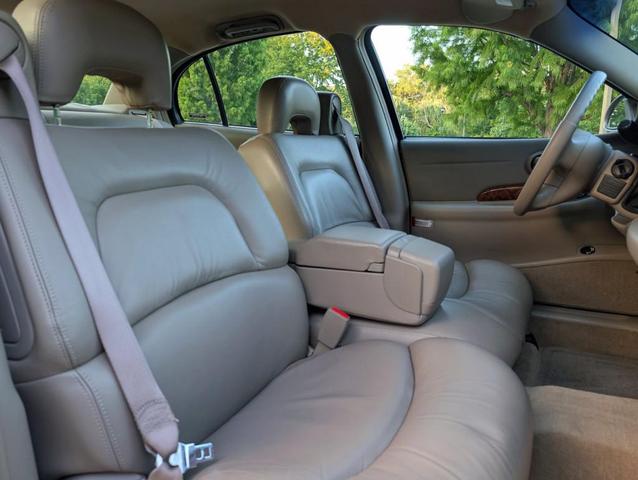 Photo of 2001 Golden Globe Metallic Buick LeSabre