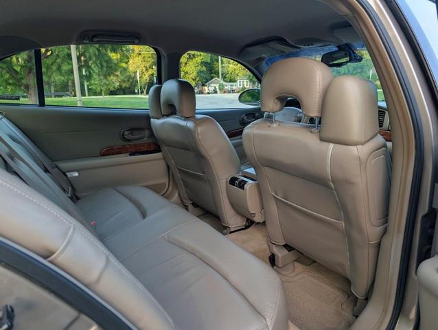 Photo of 2001 Golden Globe Metallic Buick LeSabre