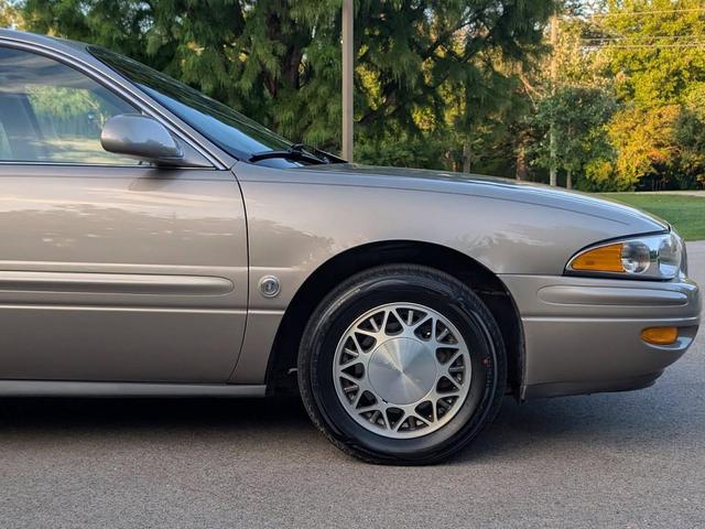 Photo of 2001 Golden Globe Metallic Buick LeSabre