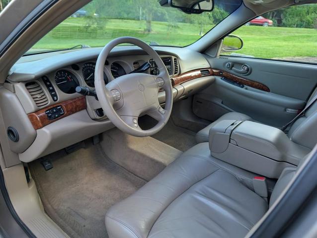 Photo of 2001 Golden Globe Metallic Buick LeSabre