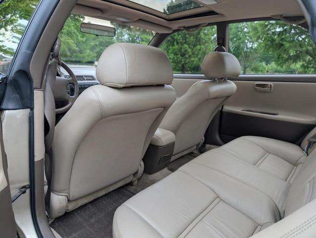 Photo of 1995 Gold Lexus ES 300