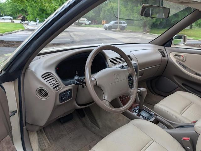 Photo of 1995 Gold Lexus ES 300