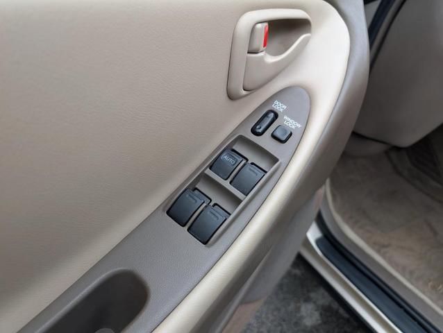 Photo of 1995 Gold Lexus ES 300