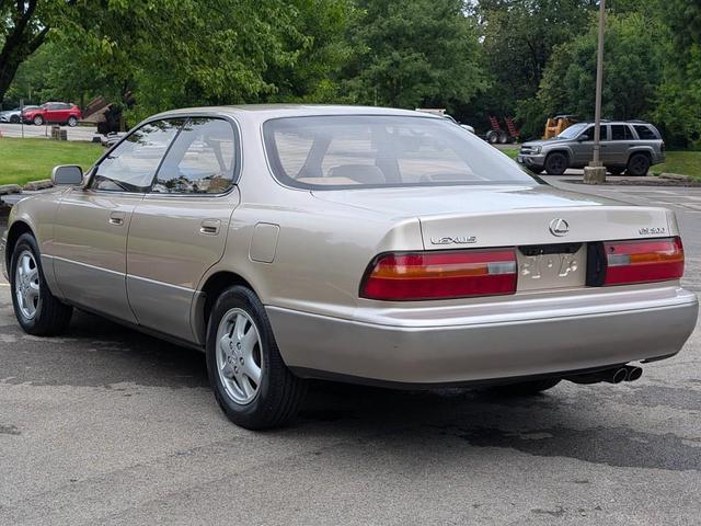 Photo of 1995 Gold Lexus ES 300