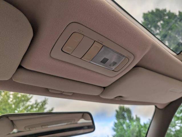 Photo of 1995 Gold Lexus ES 300