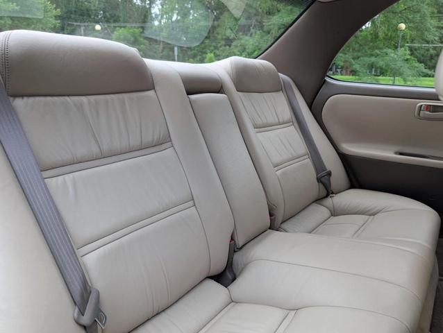 Photo of 1995 Gold Lexus ES 300