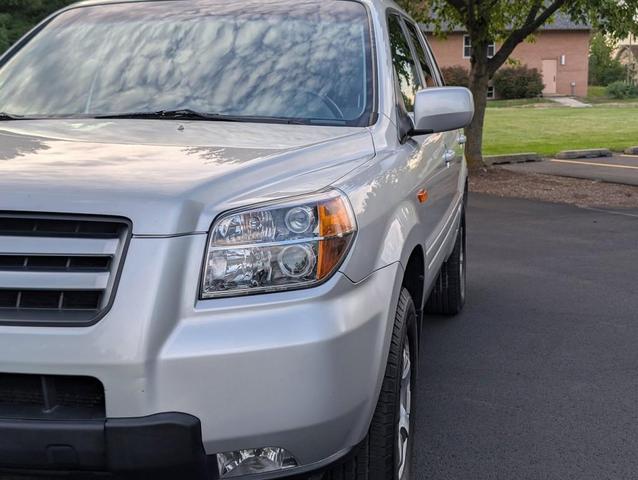 Photo of 2007 Billet Silver Metallic Honda Pilot