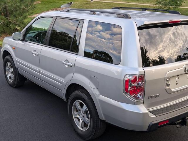 Photo of 2007 Billet Silver Metallic Honda Pilot
