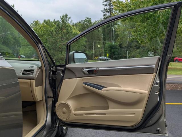 Photo of 2007 Beige Honda Civic Hybrid