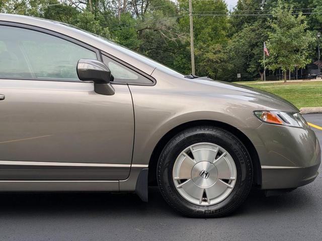 Photo of 2007 Beige Honda Civic Hybrid