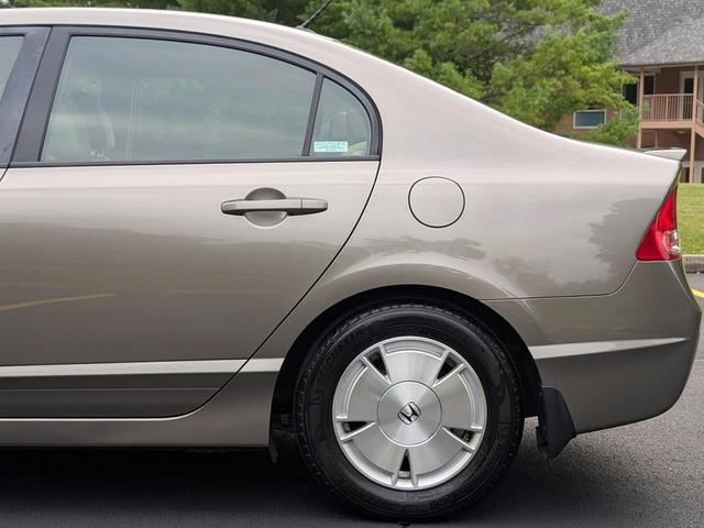 Photo of 2007 Beige Honda Civic Hybrid