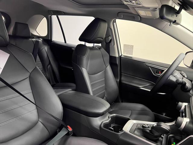 Photo of 2025 Wind Chill Pearl Toyota RAV4 Hybrid