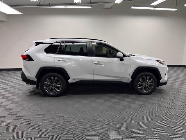 Photo of 2025 Wind Chill Pearl Toyota RAV4 Hybrid