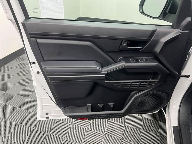 Photo of 2025 Ice Cap Toyota Tacoma