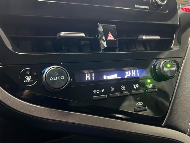 Photo of 2024 Midnight Black Metallic Toyota Camry