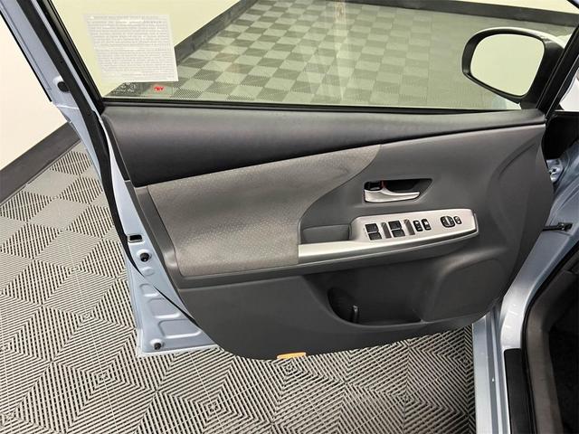 Photo of 2014 Clear Sky Metallic Toyota Prius v
