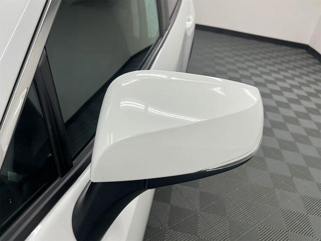 Photo of 2022 White Toyota RAV4