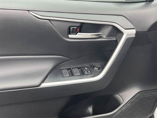 Photo of 2022 White Toyota RAV4