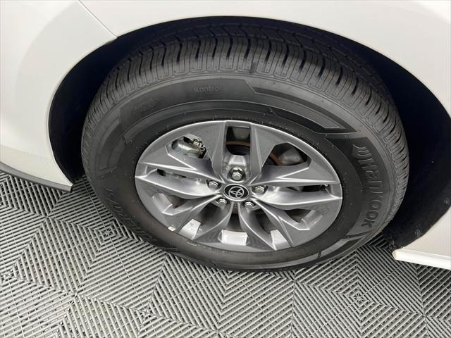 Photo of 2024 Ice Cap Toyota Sienna