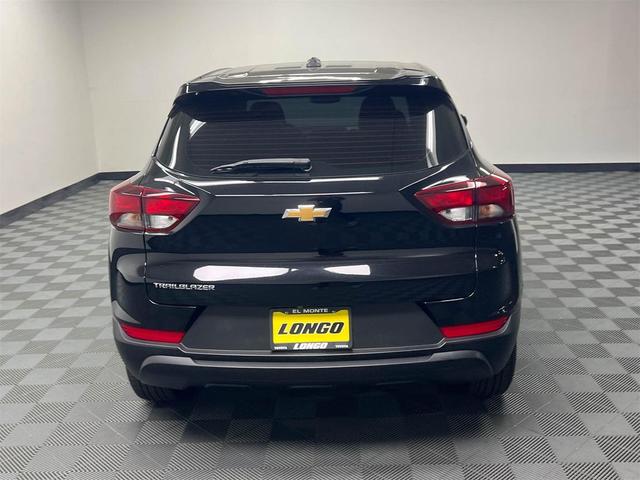 Photo of 2023 Mosaic Black Metallic Chevrolet Trailblazer