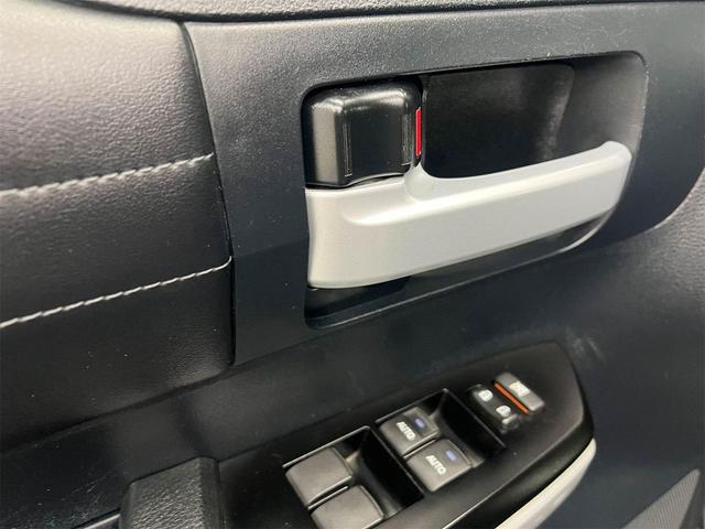 Photo of 2018 Silver Sky Metallic Toyota Tundra