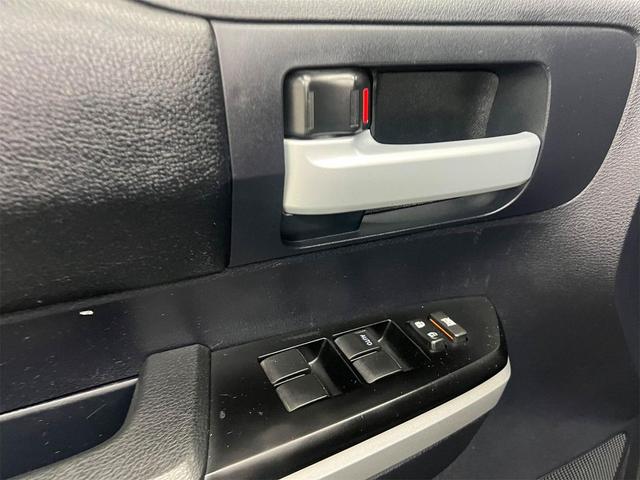 Photo of 2016 Magnetic Gray Metallic Toyota Tundra