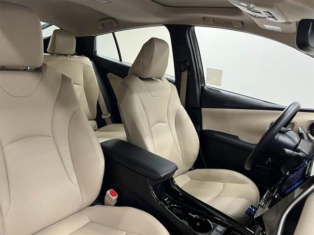 Photo of 2019 Midnight Black Metallic Toyota Prius
